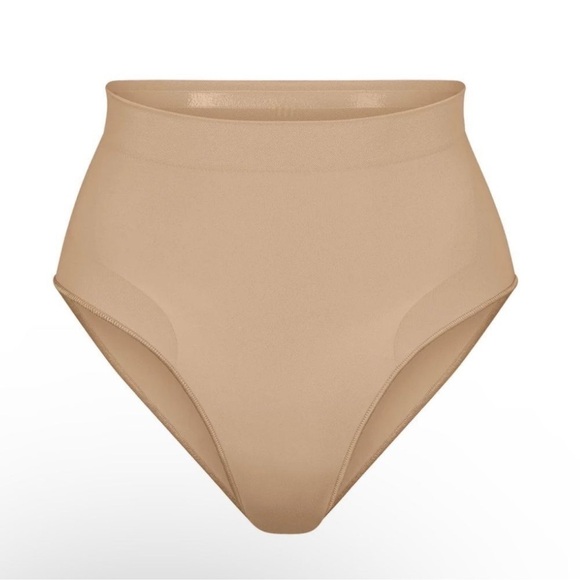 SKIMS Seamless Sculpt Mid Thigh Waist Brief Shaping NWOT Nude - Picture 1 of 3